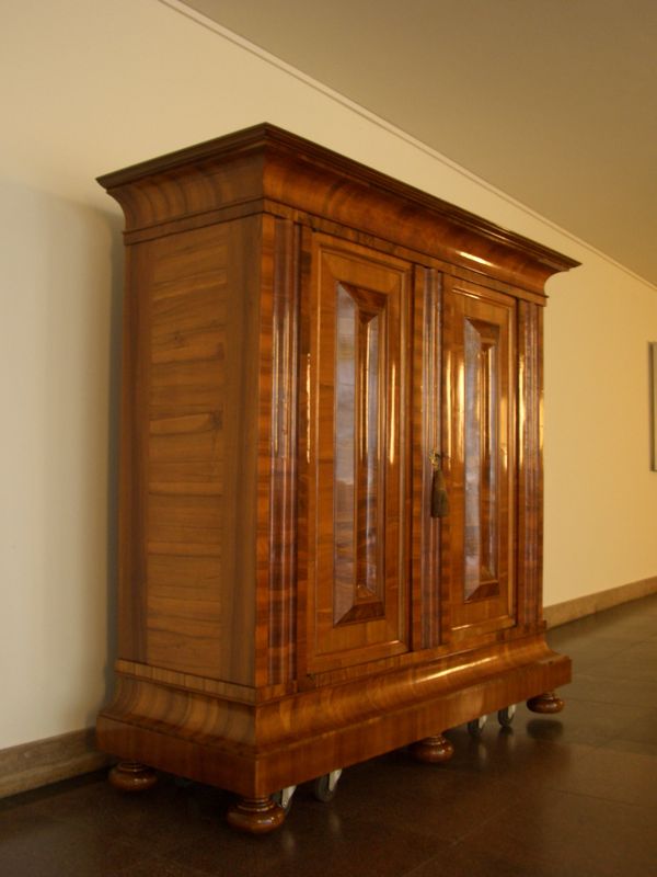 Frankfurter Wellenschrank Barock Schrank um 1740 - Antike Möbel und ... Frankfurter Wellenschrank Barock Schrank um 1740 - Antike Möbel und ...